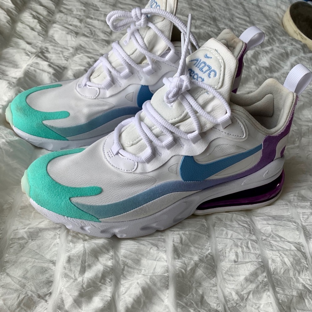 Nike shoes. Have only been worn twice